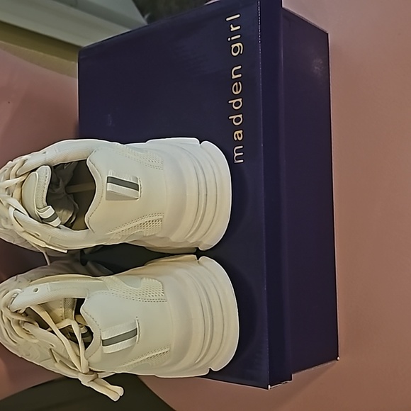 Madden Girl light pink/sand Chunky sneakers - Picture 7 of 14